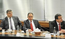 Gökçek'i öven Uşak Milletvekili Güneş, Mansur Yavaş'a süs havuzları üzerinden yüklendi