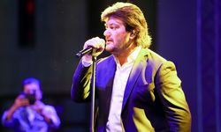 Ahmet Şafak, Uşak'ın kurtuluşunun 100. yılı için konser verdi
