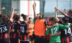Uşak Belediyesi Kadın Futbol Takımı 2. Lig yolunda finalde