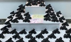 Uşak'ta 1 kişide 63 ruhsatsız tabanca yakalandı!