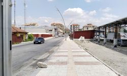 Uşak'ta tek yöne çevrilen yolun tekrar çift yön olmasını istediler