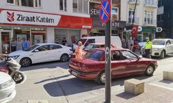 Uşak Barbaros Caddesi'nde trafik Arap saçı gibi!