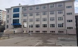 Uşak Yaşar Akar İlkokulu öğrencileri yemekten zehirlendi