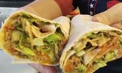 Uşak'ta kadın döner ustasından tercih edilen ama namı olmayan bir sokak lezzeti: Kıymalı sote!