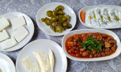 Uşak'ta lüks iftar menüsü fiyatları dudak uçuklatıyor