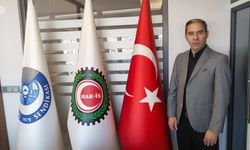 Adil Özdemir: Ramazan Bayramı'nın zulümlerin son bulmasını için bir vesile olmasını diliyoruz