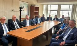 Uşak CHP, 'facebook'ta paylaşım yapmadığı için' İl Genel Meclisi üyesini ihraç etti