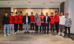Bölme U-17 ekibinden Reyhan Aydın’a özel forma