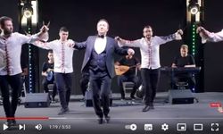 Uşaklı müzisyen ve müzik öğretmeni Himmet Çiçek'in yeni şarkısı yaza damga vuracak! İşte Mobil Aşklar!
