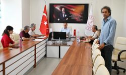 Uşak İl Milli Eğitim Müdürlüğü'nde yapım ve tadilat halinde olan okullar masaya yatırıldı