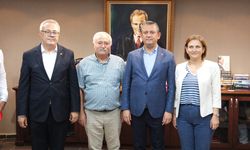 CHP Uşak İl Örgütü, Turgutlu'daki çiftçi mitingine katıldı