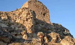 Uşak'ta Türk Bayrağı'nın dalgalandığı Ulubey Kalesi tekrar kazanılmalı!