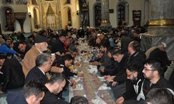 Ulu Camii'nde sofralar kuruldu ve kalabalık bir şekilde iftar açıldı!
