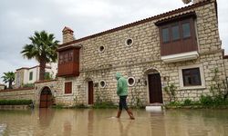 Çeşme Alaçatı'daki otelleri ve işyerlerini su bastı