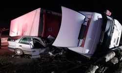 Gediz'de tır otomobilin üzerine devrildi! Ramazan Şakir Yılmaz hayatını kaybetti