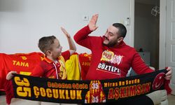 Göztepe'nin minik taraftarı Kuzey Reis, tribünde devleşti!