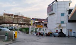 Uşak Belediyesi, Kemalöz'deki bu binada da yangın yönetmeliğine göre can güvenliği için acilen işlem yapmalı