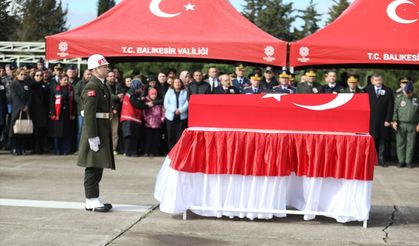 Balıkesir'de düşen F16'da şehit düşen Binbaşı İbrahim Bolat, Çiğli'de son yolculuğuna uğurlanacak