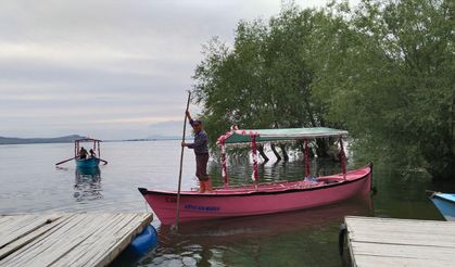Uşak'ın komşusu Çivril Beydilli'deki Işıklı gölünde su seviyesi yükseldi! Tekne turları 1200 TL'ye yapılıyor!