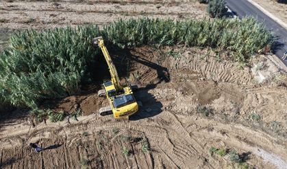 Kemerdamları'ndaki taşkınlara karşı dere yatakları temizlendi