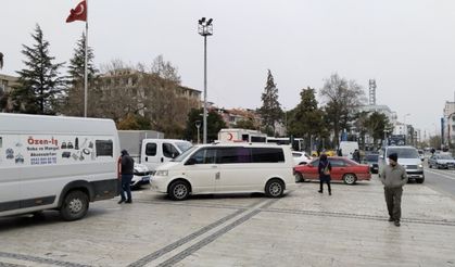 Uşak'tan deprem bölgesine battaniye için hayırseverler seferber oldu