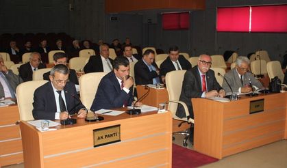 UŞAK İL GENEL MECLİSİ'NDE ŞEREFSİZ TARTIŞMASI