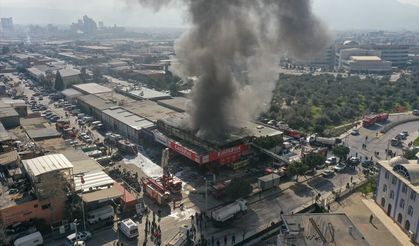 Bornova'da lastikçi yangını! İzmir kara duman altında kaldı