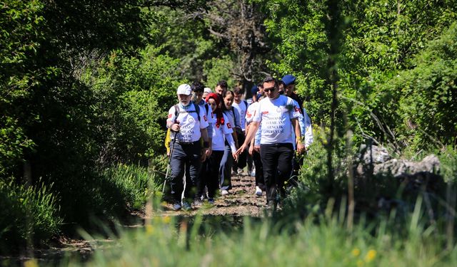 Çarşamba köyündeki tarihi göç yolunda 11 kilometre yürüdüler