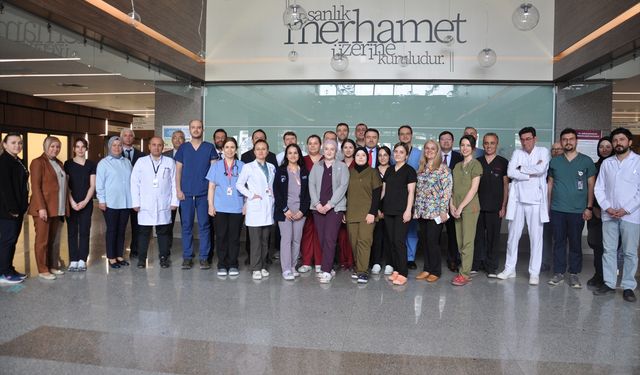 Uşak'tan da hastaların zaman zaman gittiği Kütahya Şehir Hastanesi'nden tıp tarihine geçen operasyon