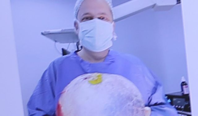 Acıpayamlı Rahime Bakır'ın karnındaki şişliğin 9 kilogramlık miyomdan kaynaklandığı ortaya çıktı
