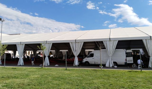 Uşak'ın işlek yeri Ata Park'ın bit pazarı oluşu!