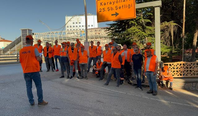 Uşak'ta maaşları kesintiyle kuşa dönen işçiler, ev kirasını ödeyecekleri insanca bir ücret istiyorlar