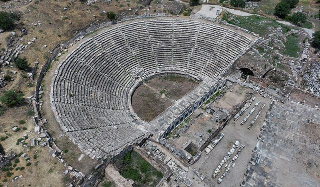Karacasu 2500 yıllık Afrodit'e adanan antik kentte gece müzeciliği başlıyor