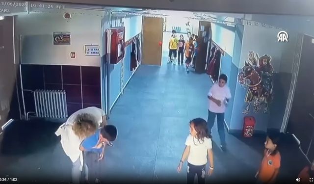 Uşak Mehmet Sadık Boz öğrencisi Hanife Çek'i öğretmeni Aytül Doruk kurtardı