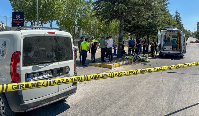Uşak Ova Caddesi'ndeki kazada 19 yaşındaki genç motosikletli hayatını kaybetti