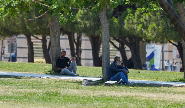 Uşak, İzmir, Aydın ve Manisa gibi illerde vatandaş dışarı çıkmaya korkuyor