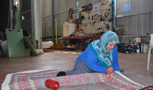 Uşak'a yakın olan Demirci'deki halılar Amerika ve Çin'e gidiyor