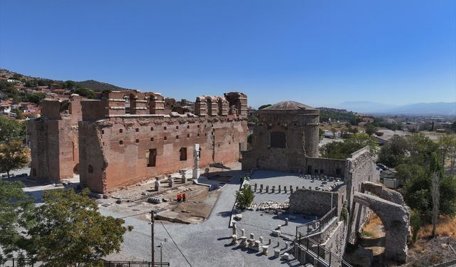 Kızıl Avlu, bir süre ziyarete kanacak! Pergamon'da restorasyon var!