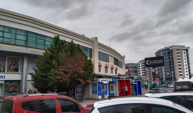 Uşak Karun AVM, 11 ay sonra yeniden kapısını açtı