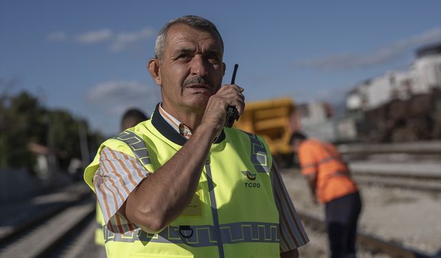 Uşak Tren Garı'ndan İzmir, Konya ve diğer illere yapılan seferlerin güvenliği Tevfik Doğan'dan soruluyor