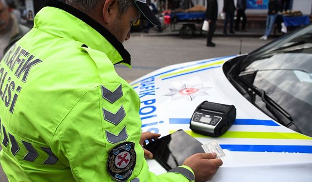 Uşak ve diğer illerde şehir içinde aşırı hız yapan sürücüler yandı! Ehliyetlere el konacak!
