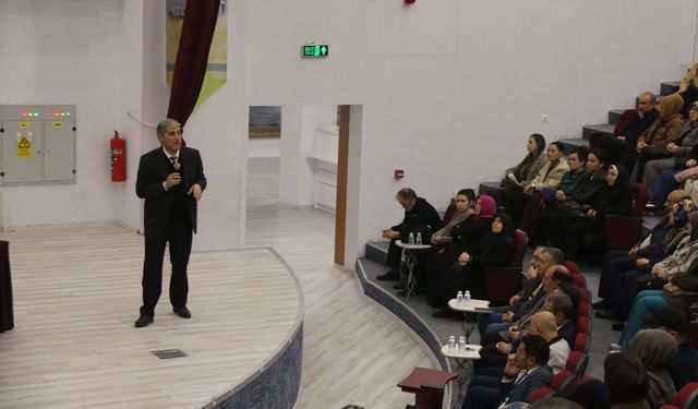 Kütahya Akşemsettin Kız Anadolu İHL'da veli buluşması