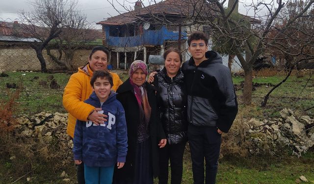 Uşak TSO Yöneticisi sigorta sektöründen Şermin Mıdık'ın annesi Ayşe Mıdık vefat etti