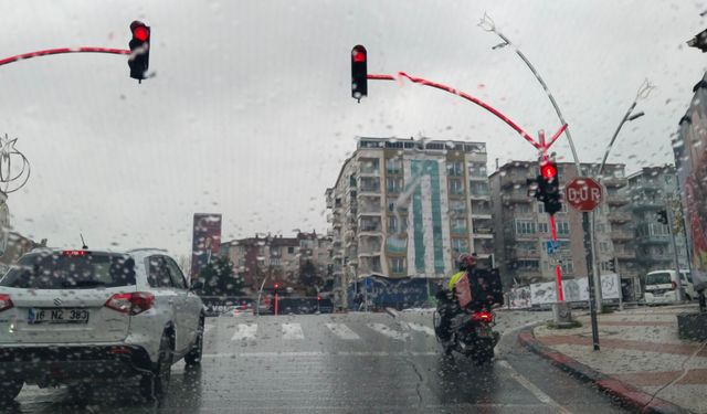 Uşak ve Afyon çevresinde yağışsız başlayan yeni haftada 25 Şubat 2026 Çarşamba yağmur etkili olacak