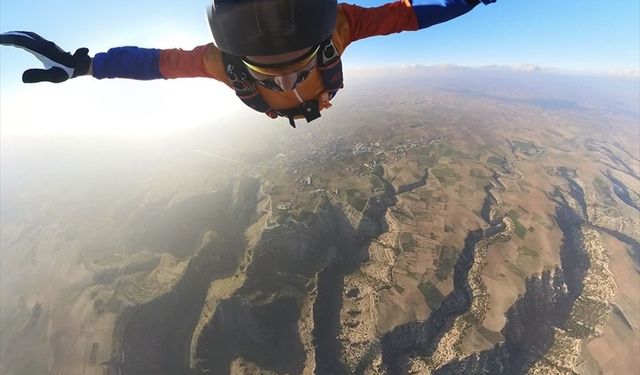 Uşak'ta 2000 metre yüksekte adrenalin dolu anlar