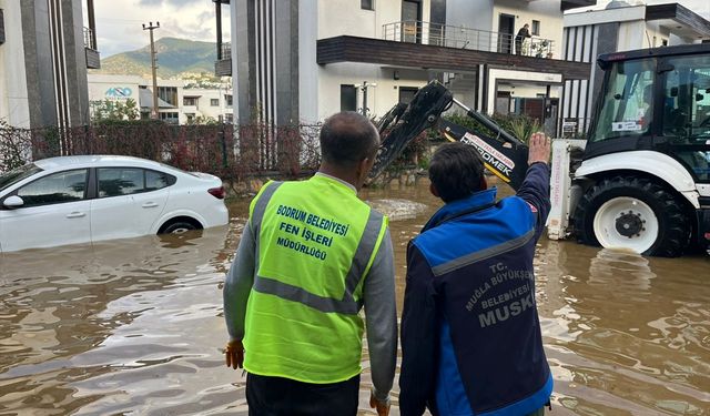Kuraklık mağduru Ege Bölgesi'nin güneyindeki Bodrum'u sel götürdü