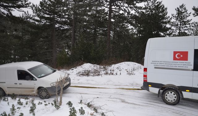 Uşak'ın kapı komşu Demirci'de mahsur kalan 3 avcı kurtarıldı