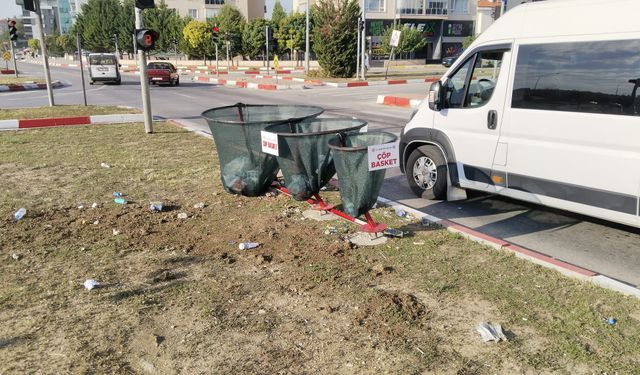 Uşak'ta Çöp Basket Versiyon 2 hayata geçti! Artık atamayan kalmayacak!