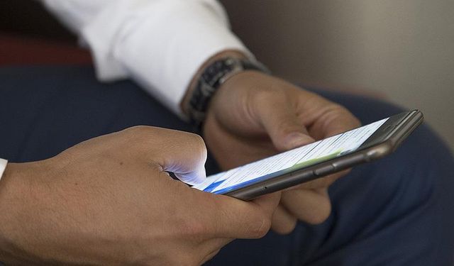 Uşak'ta jandarma ekiplerinden operasyon! Cep telefonlarına da el konuldu!