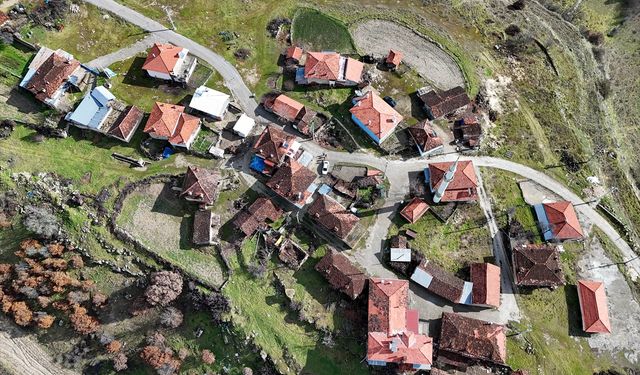 Uşak Halilefendi Çiftliğiköyü'den daha uzunu yok!